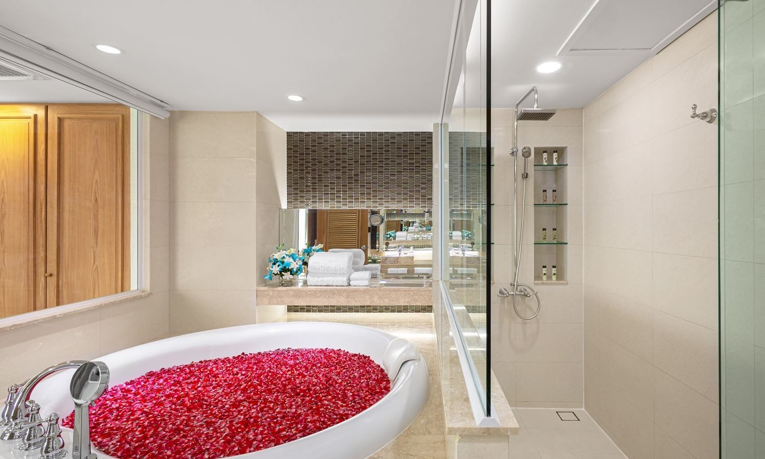 rooms-1-bedroom-diamond-suite