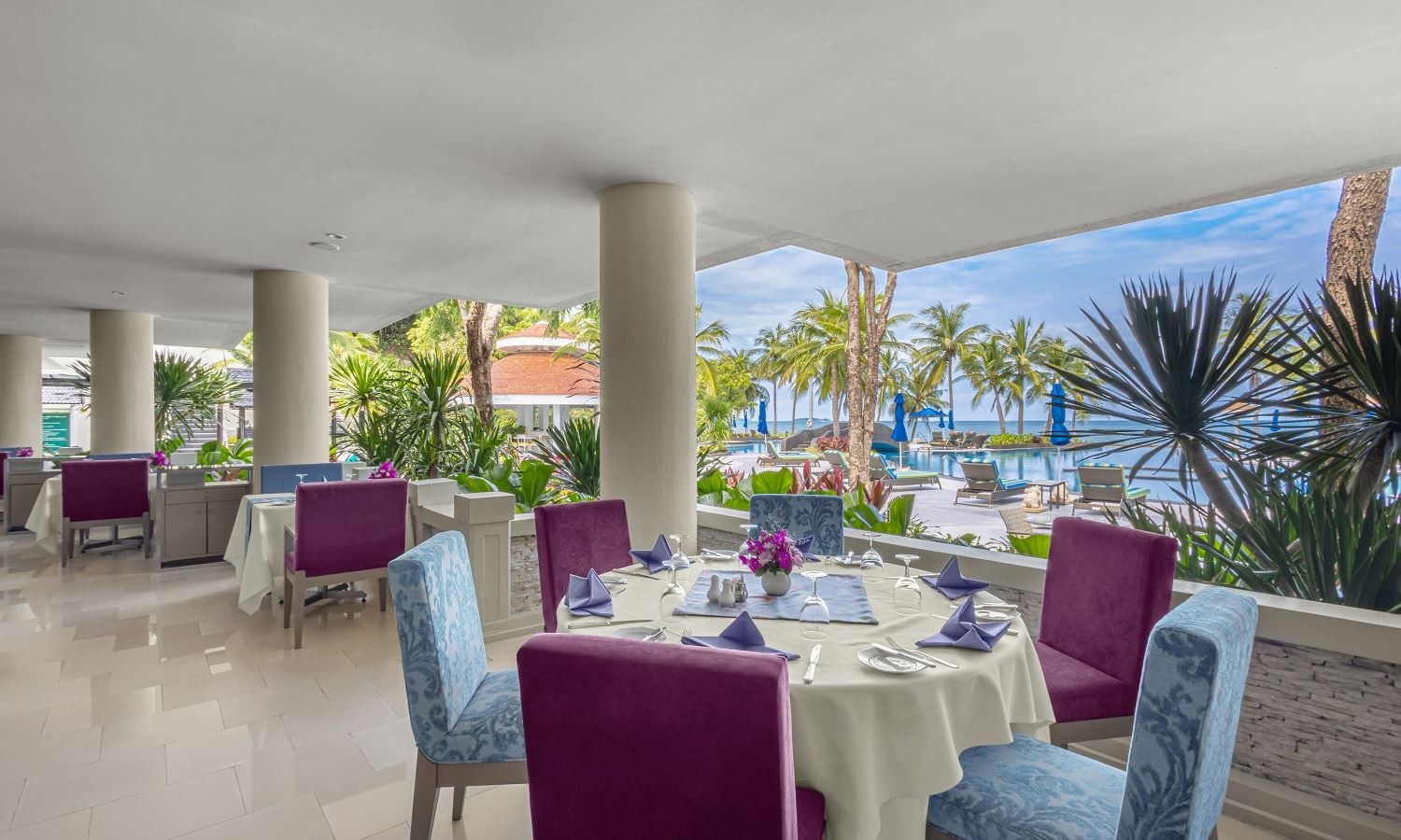 restaurants-terrace-at-caprice