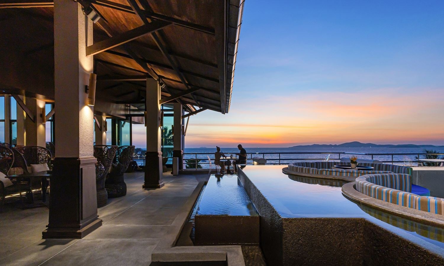 bars-sunset-terrace-lobby-and-bar