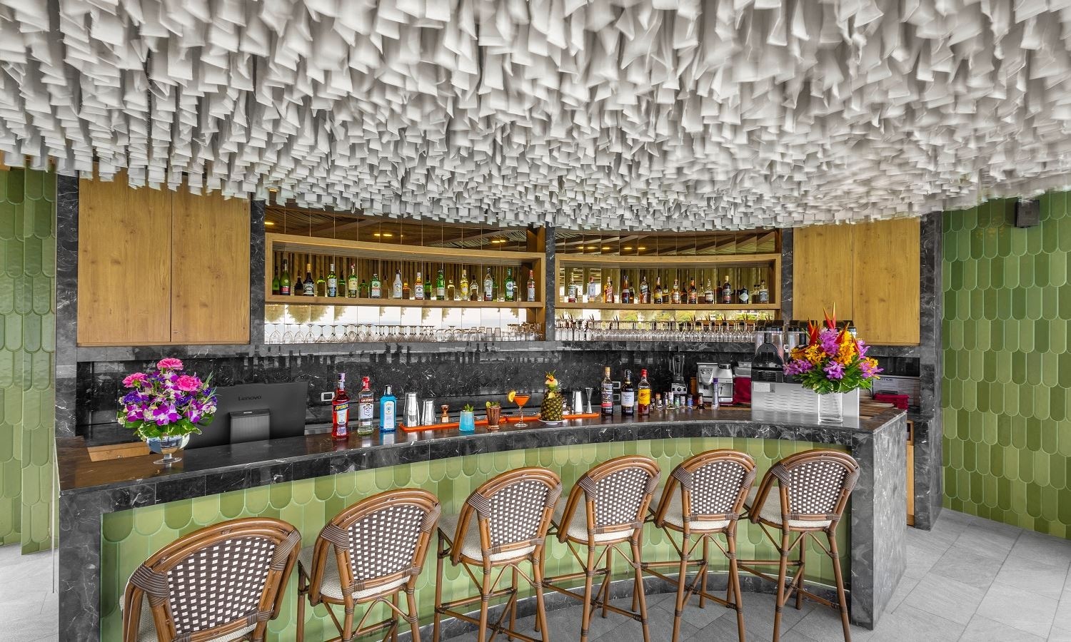 bars-the-bar--royal-cliff-beach-hotel