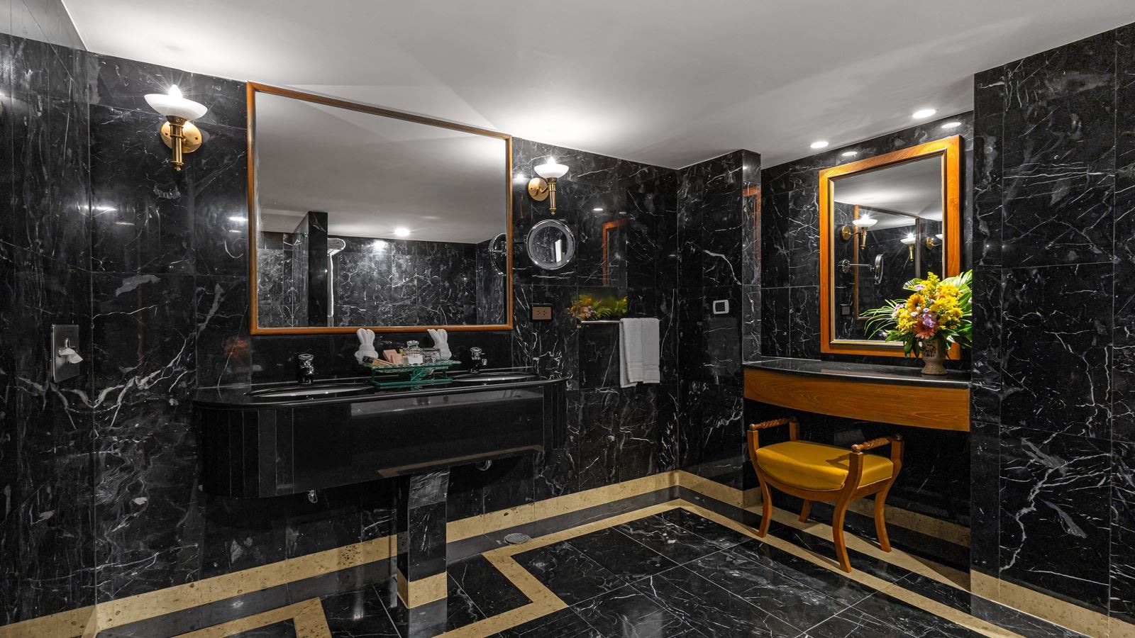 rooms-royal-suite-two-bedroom