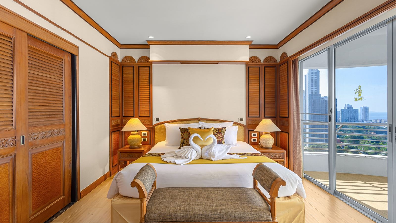 rooms-royal-suite-two-bedroom