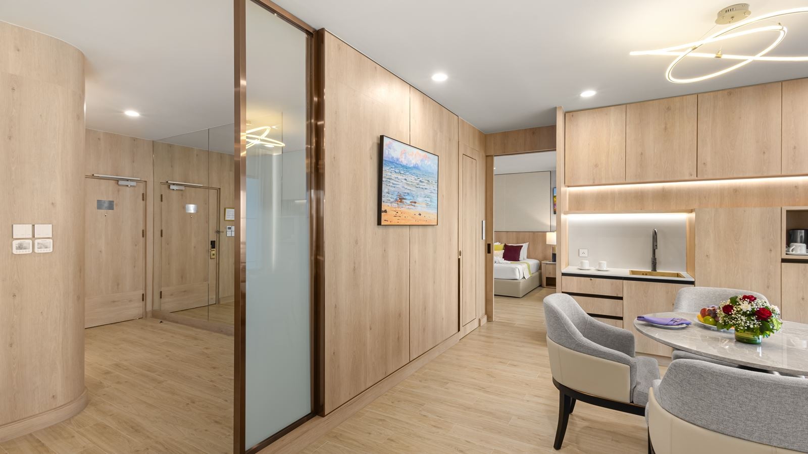 rooms-two-bedroom-modern-regency-suite