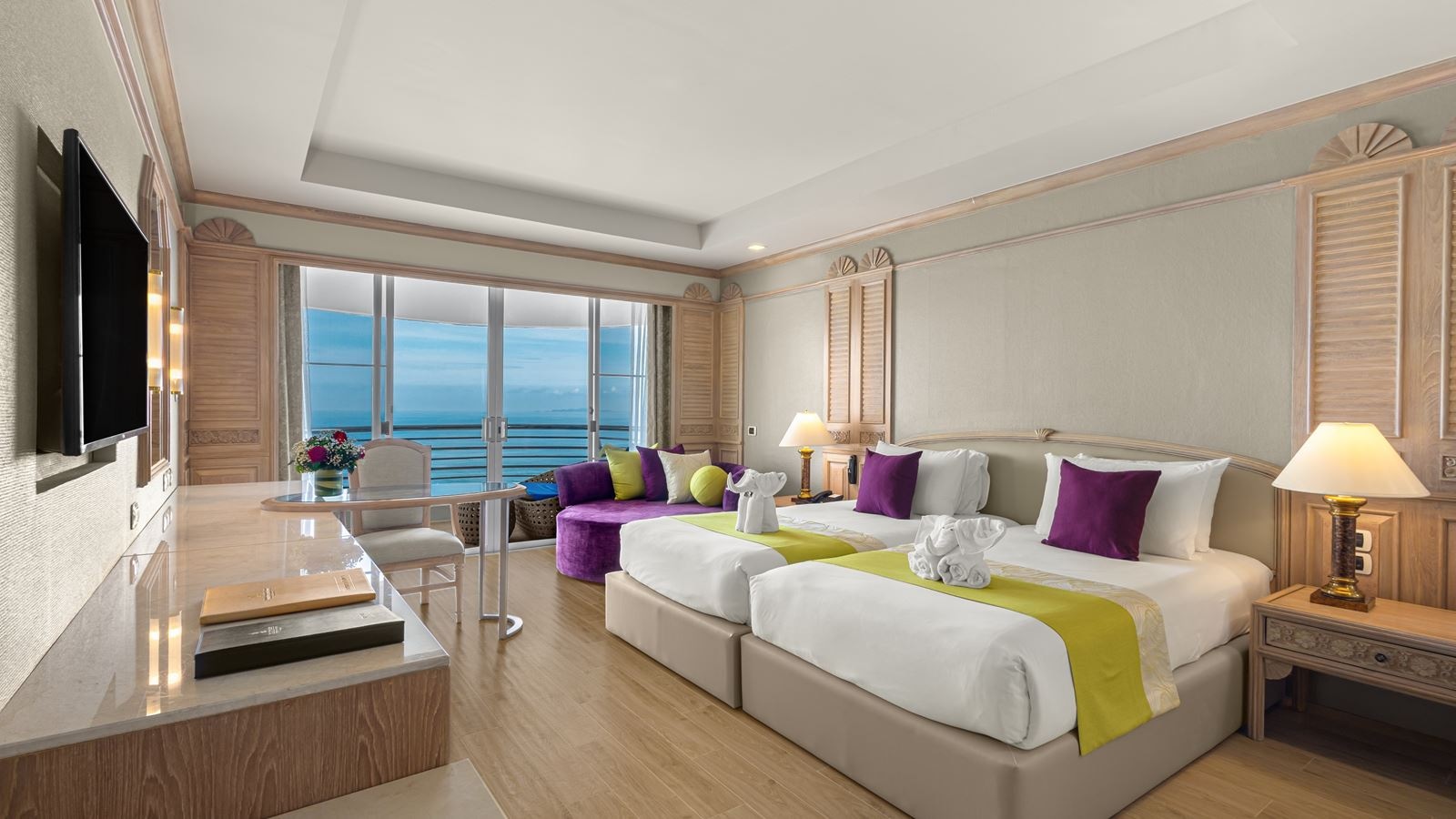 rooms-two-bedroom-modern-regency-suite