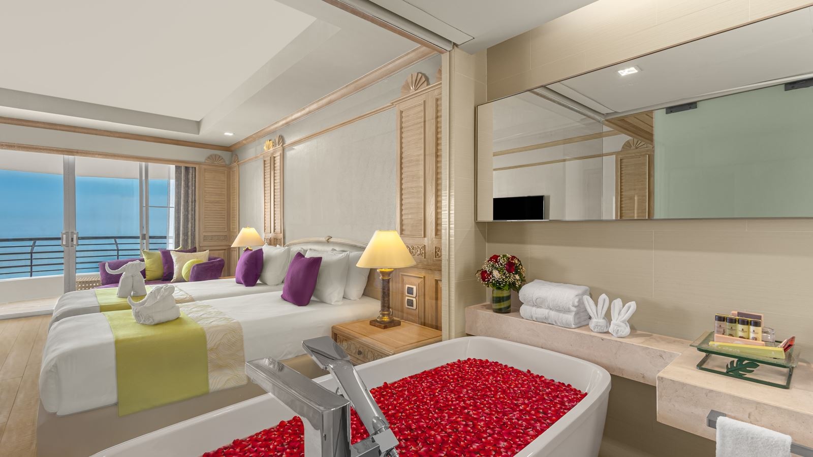 rooms-two-bedroom-modern-regency-suite