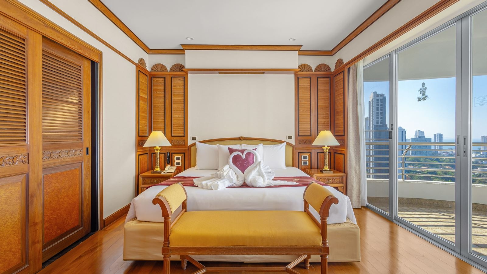 rooms-two-bedroom-heritage-regency-suite