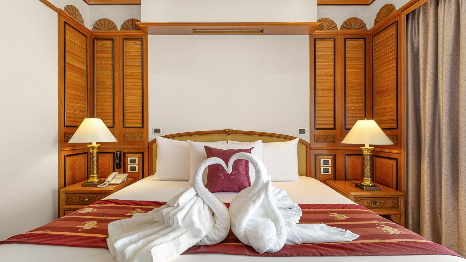 rooms-two-bedroom-heritage-regency-suite