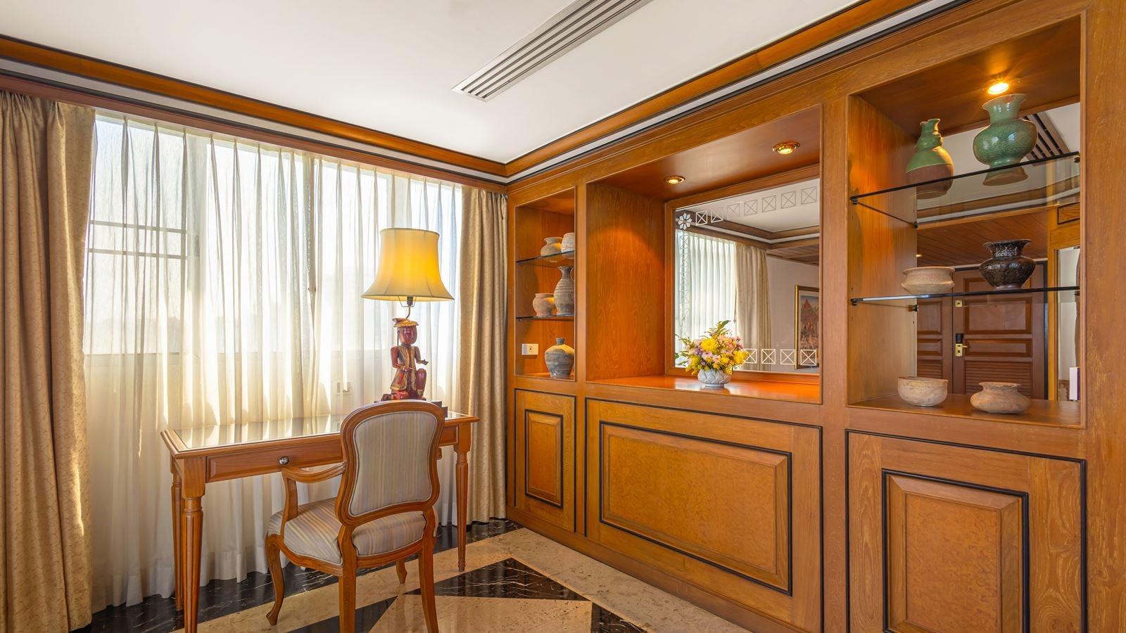 rooms-one-bedroom-heritage-regency-suite