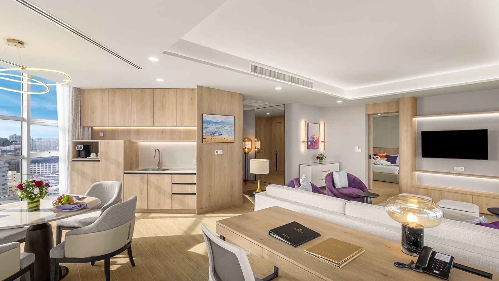 rooms-one-bedroom-modern-regency-suite