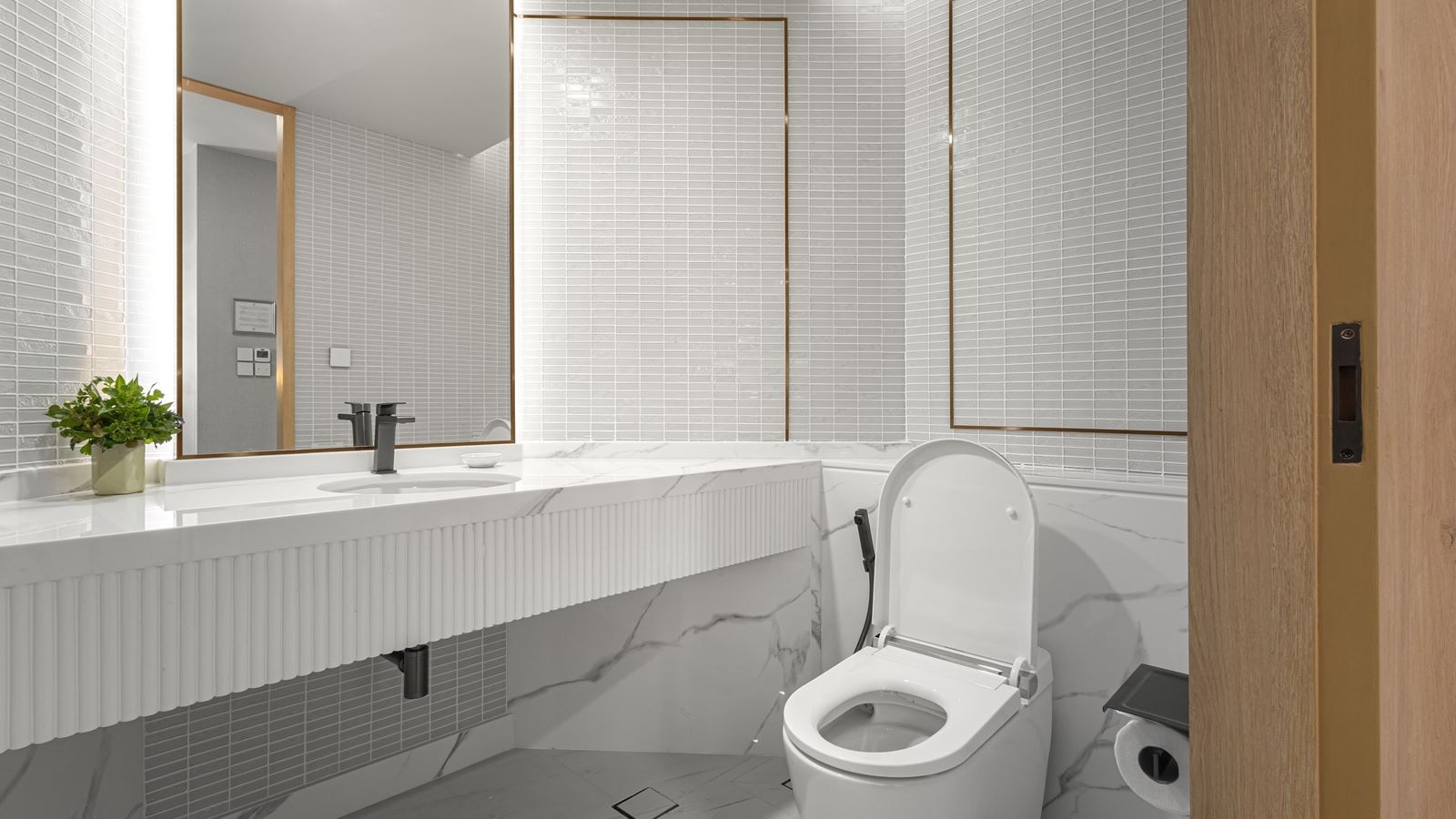 rooms-one-bedroom-modern-regency-suite