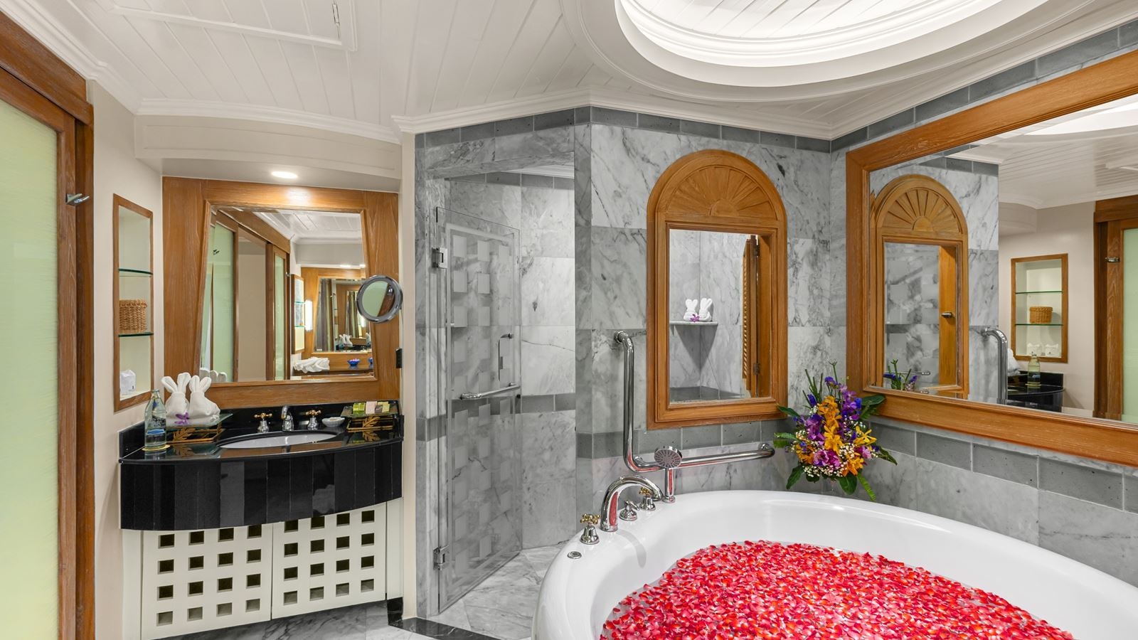 rooms-royal-wing-suite-one-bedroom