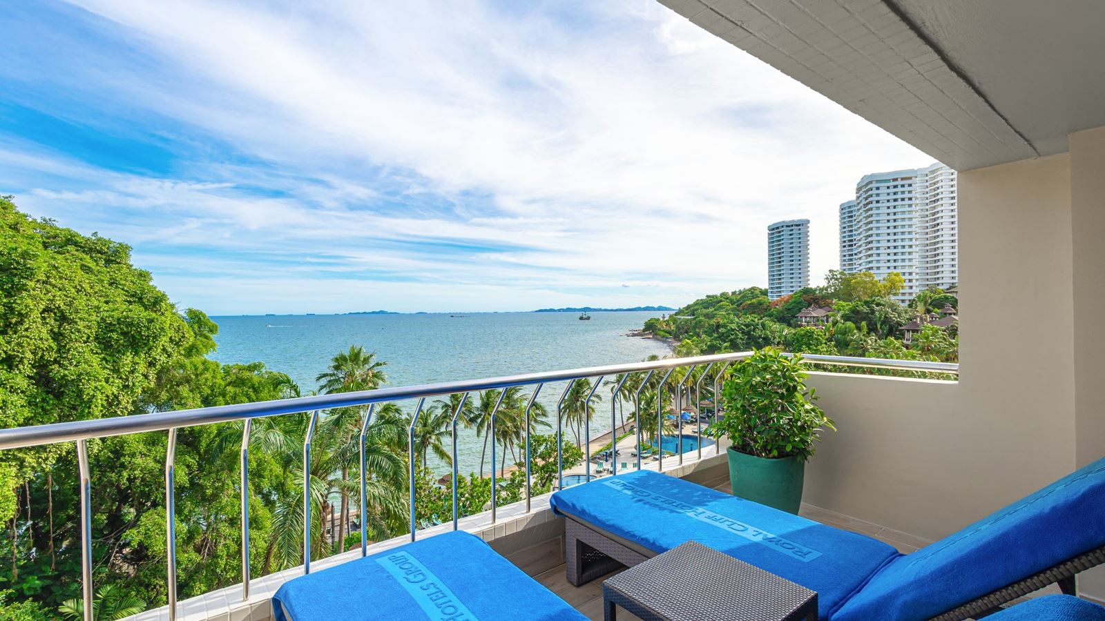 rooms-presidential-heritage-suite-and-beach-pavilion