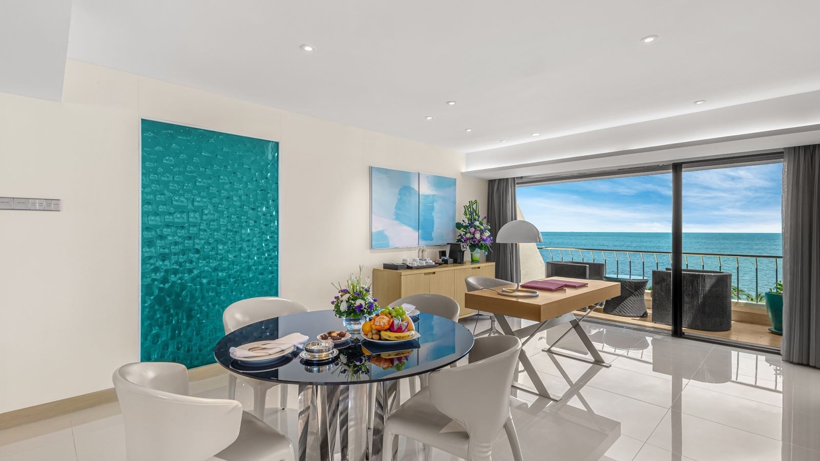 rooms-presidential-platinum-suite-and-beach-pavilion