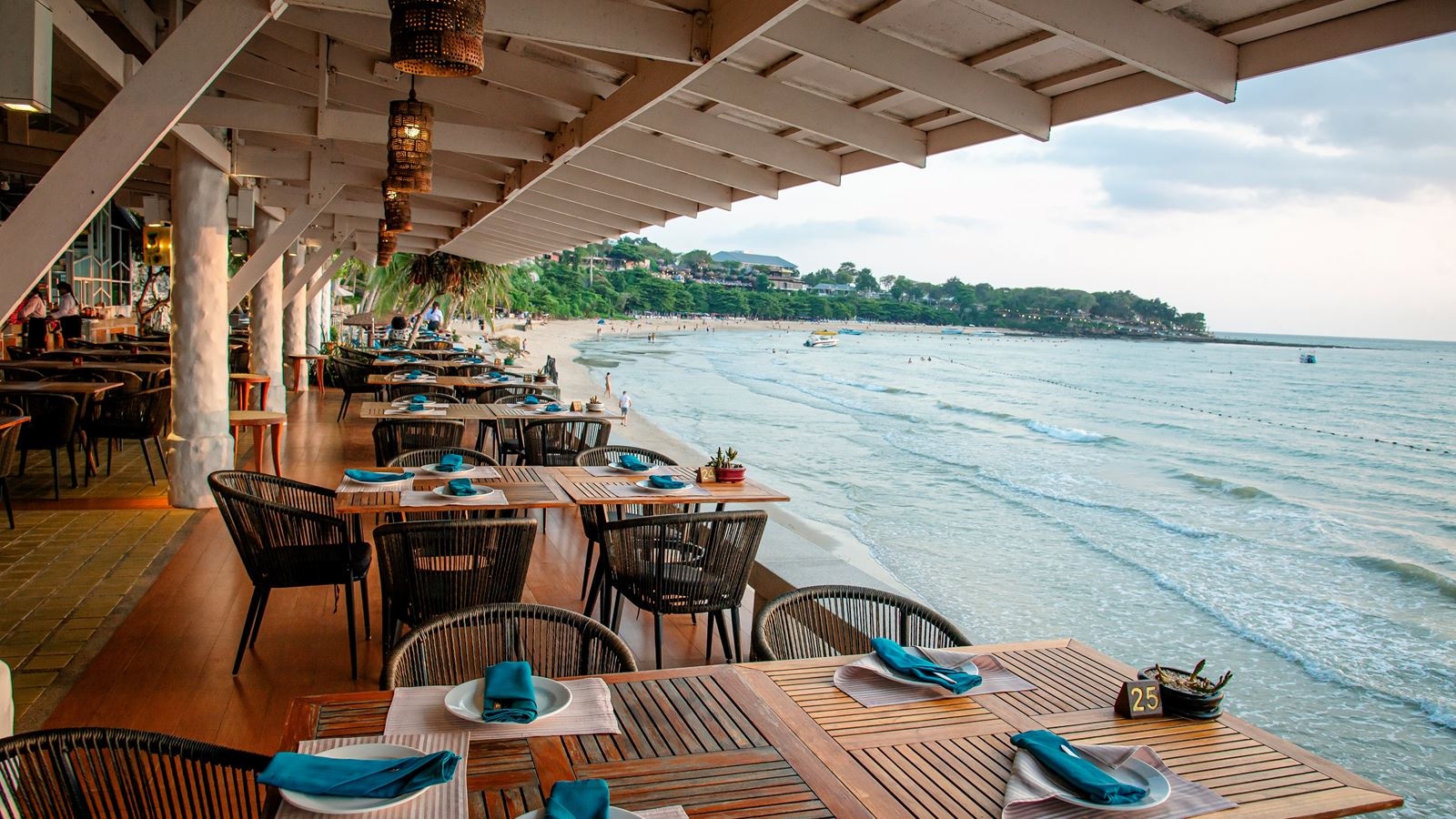 restaurants-breezeo--be-yourself-dining