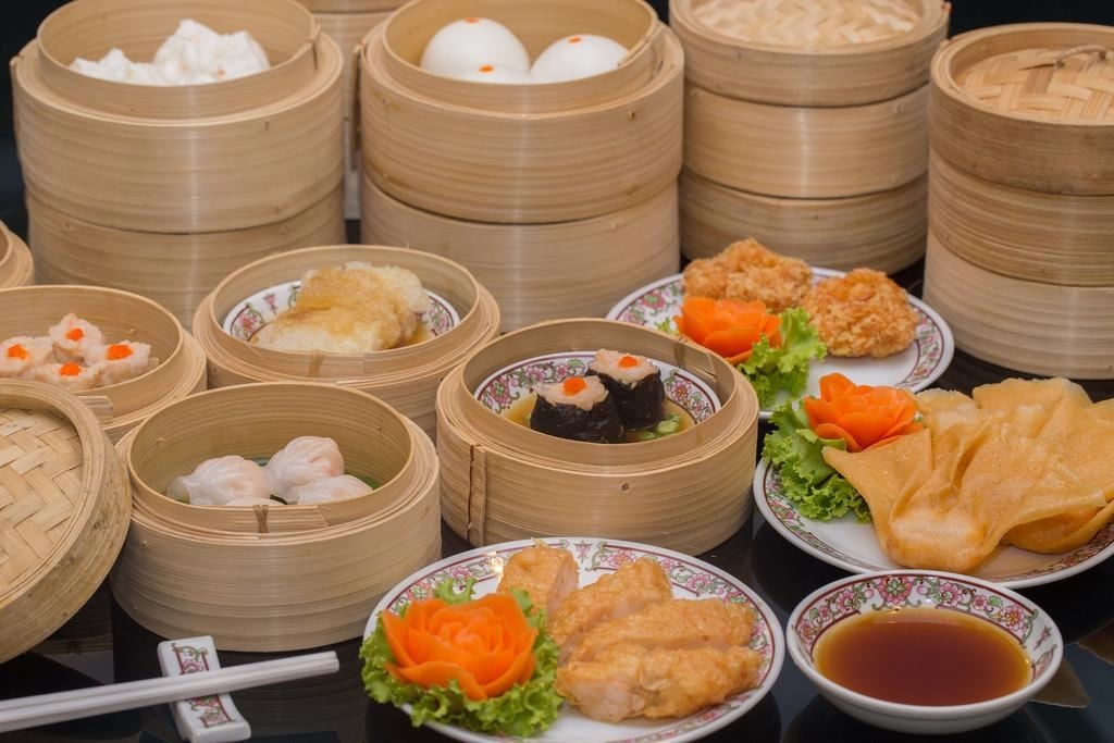 restaurants-atrium-food-bar