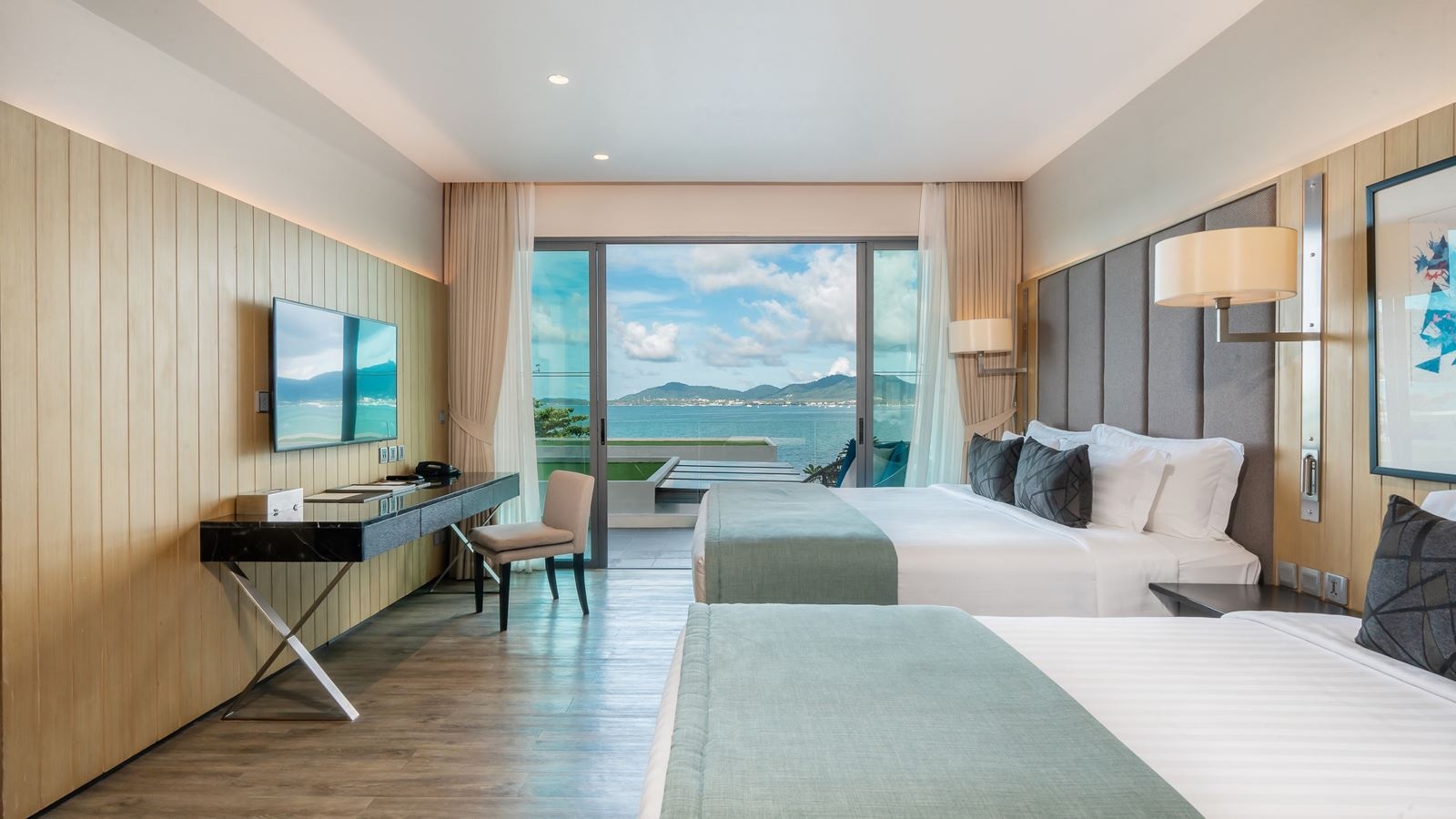 rooms-family-seaview