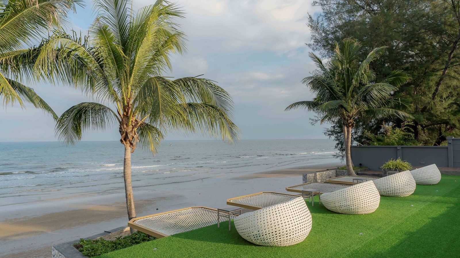 restaurants-carapace-beach-club