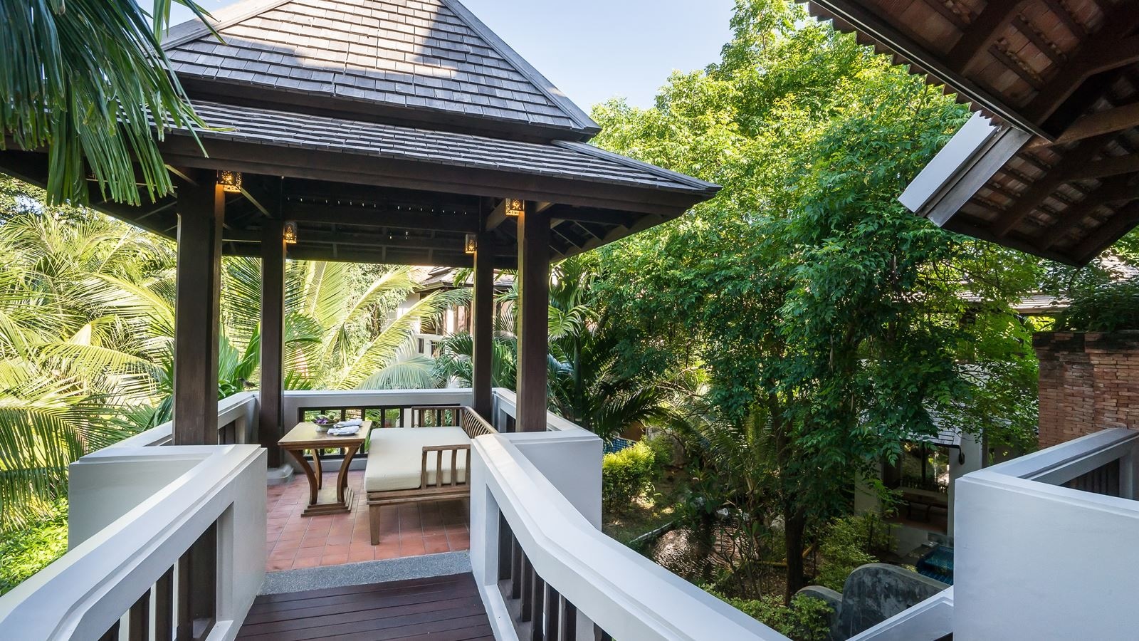 rooms-grand-deluxe-suite-garden-view