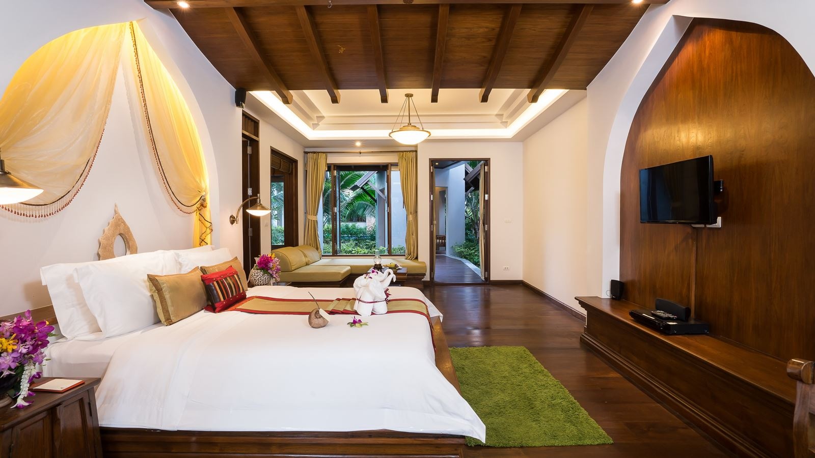 rooms-pool-suite-garden-view