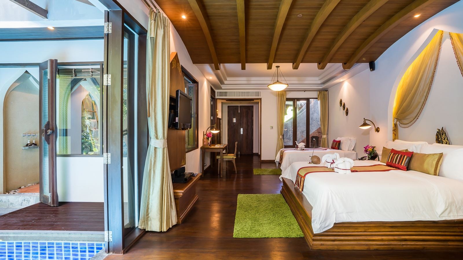 rooms-family-pool-suite-garden-view