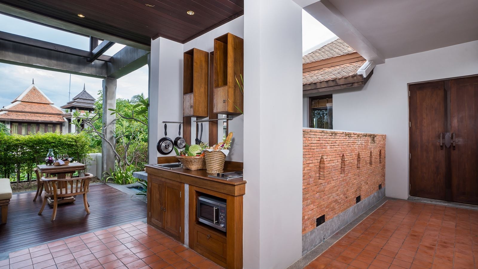 rooms-pool-villa-garden-view