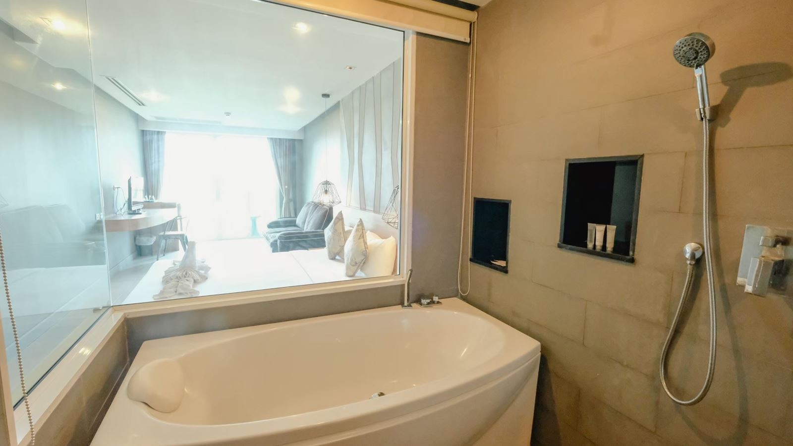 rooms-grand-deluxe