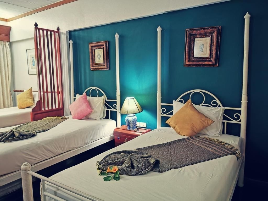 rooms-superior-garden-view-child-sharing-bed