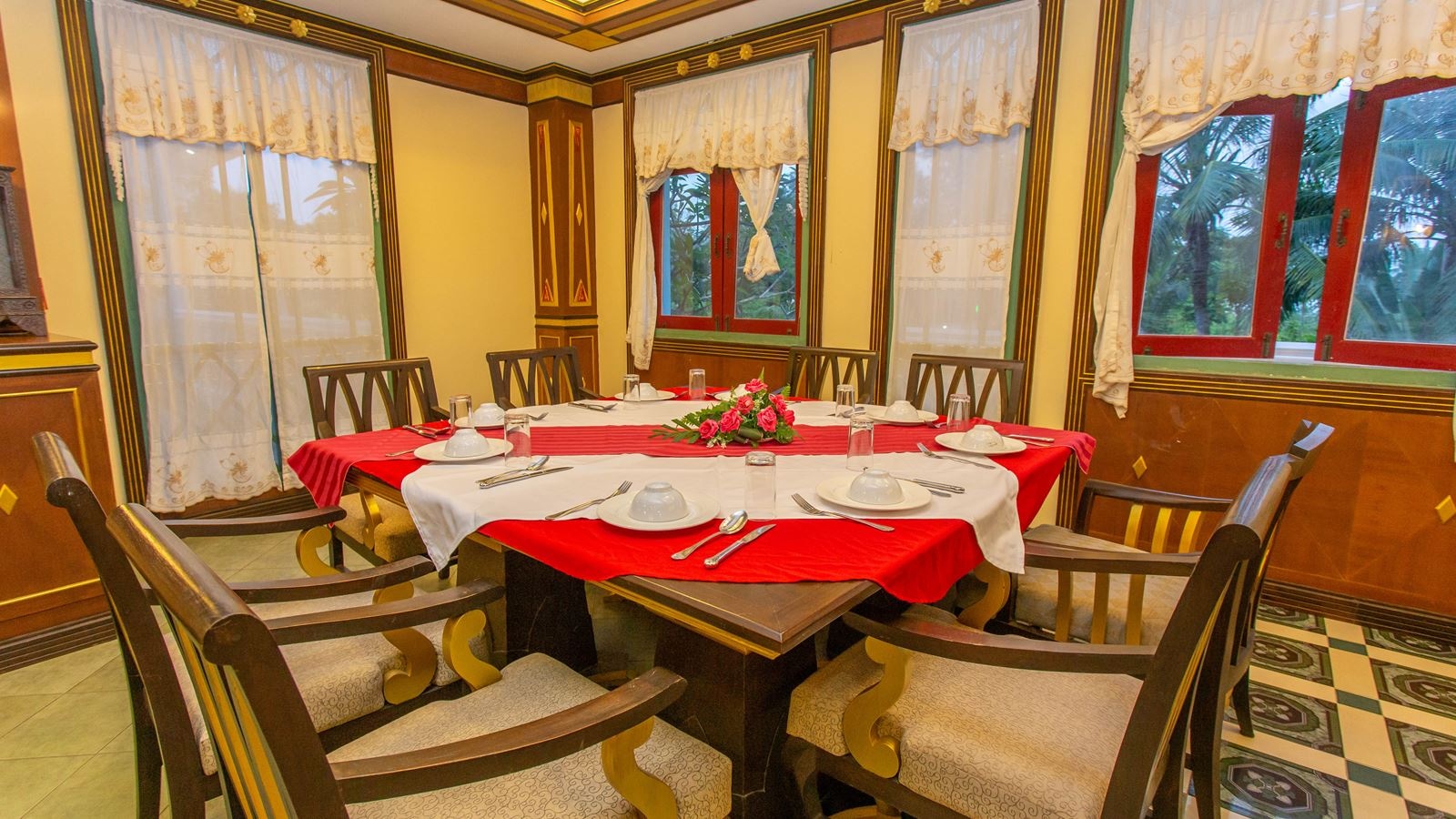 restaurants-inhouse-restaurant