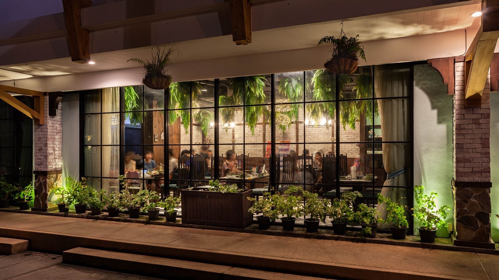 restaurants-restaurants