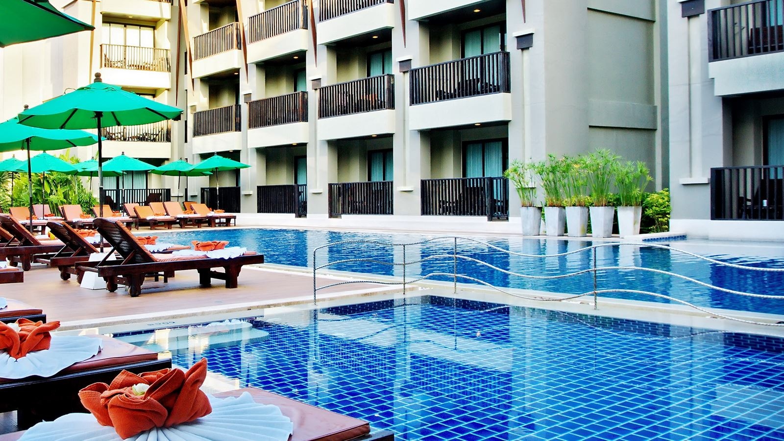 pools-outdoor-childrens-pool