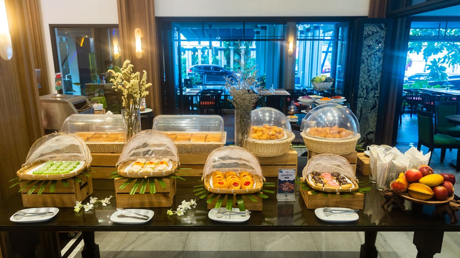 restaurants-restaurant