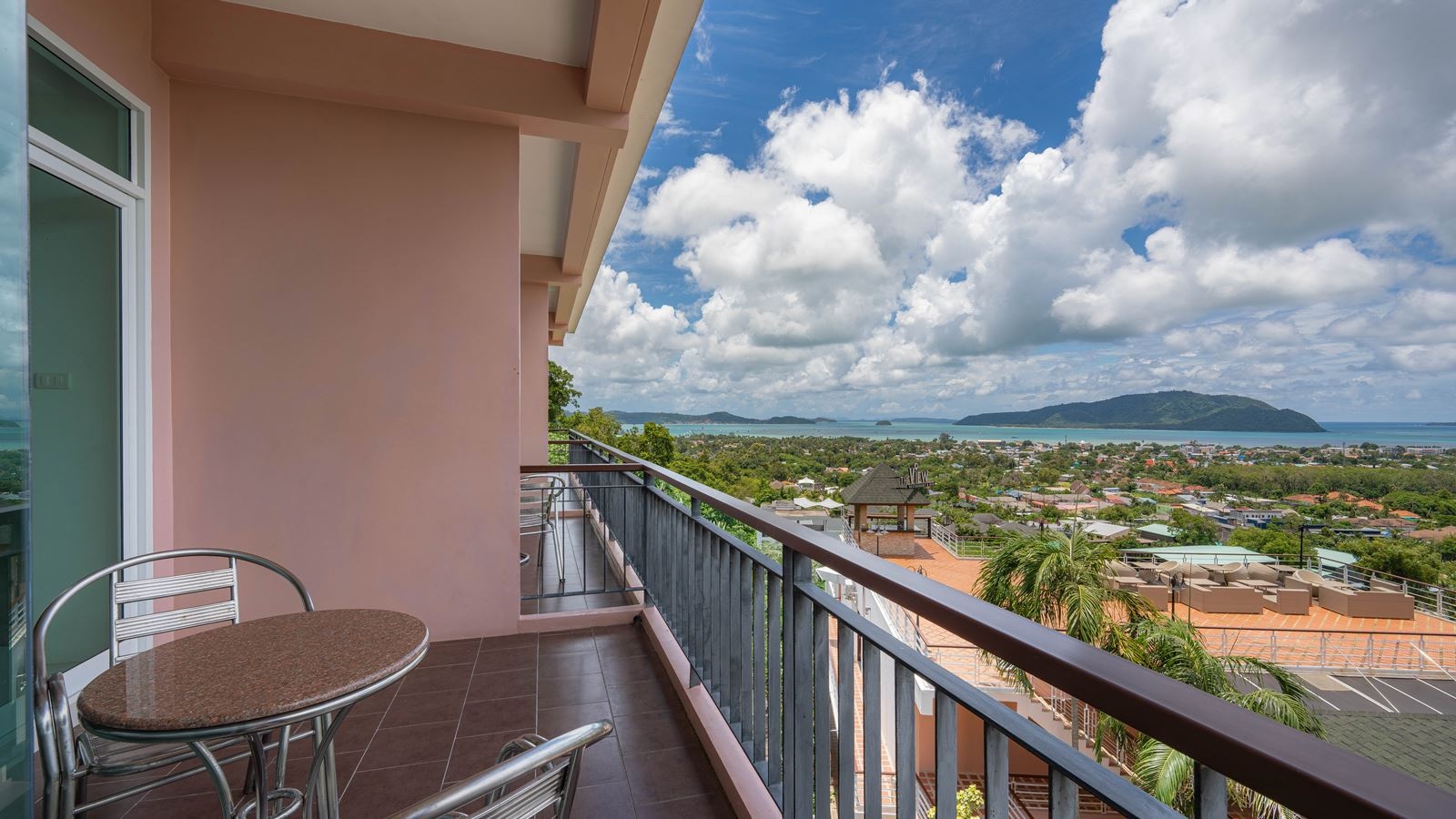 rooms-grand-deluxe-seaview