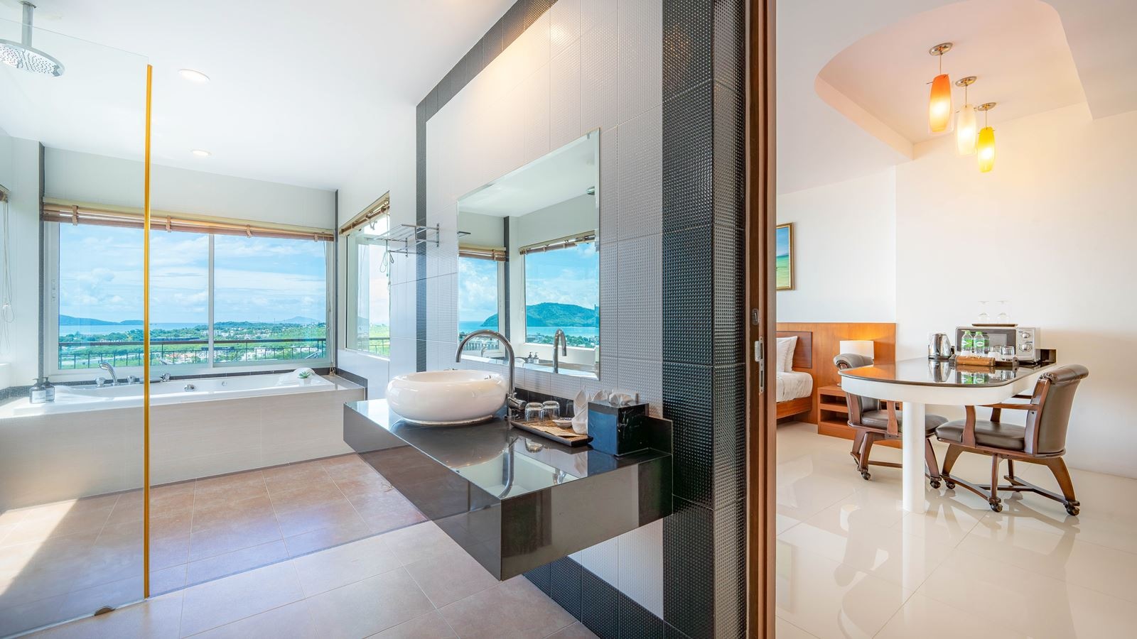 rooms-jacuzzi-suite-sea-view