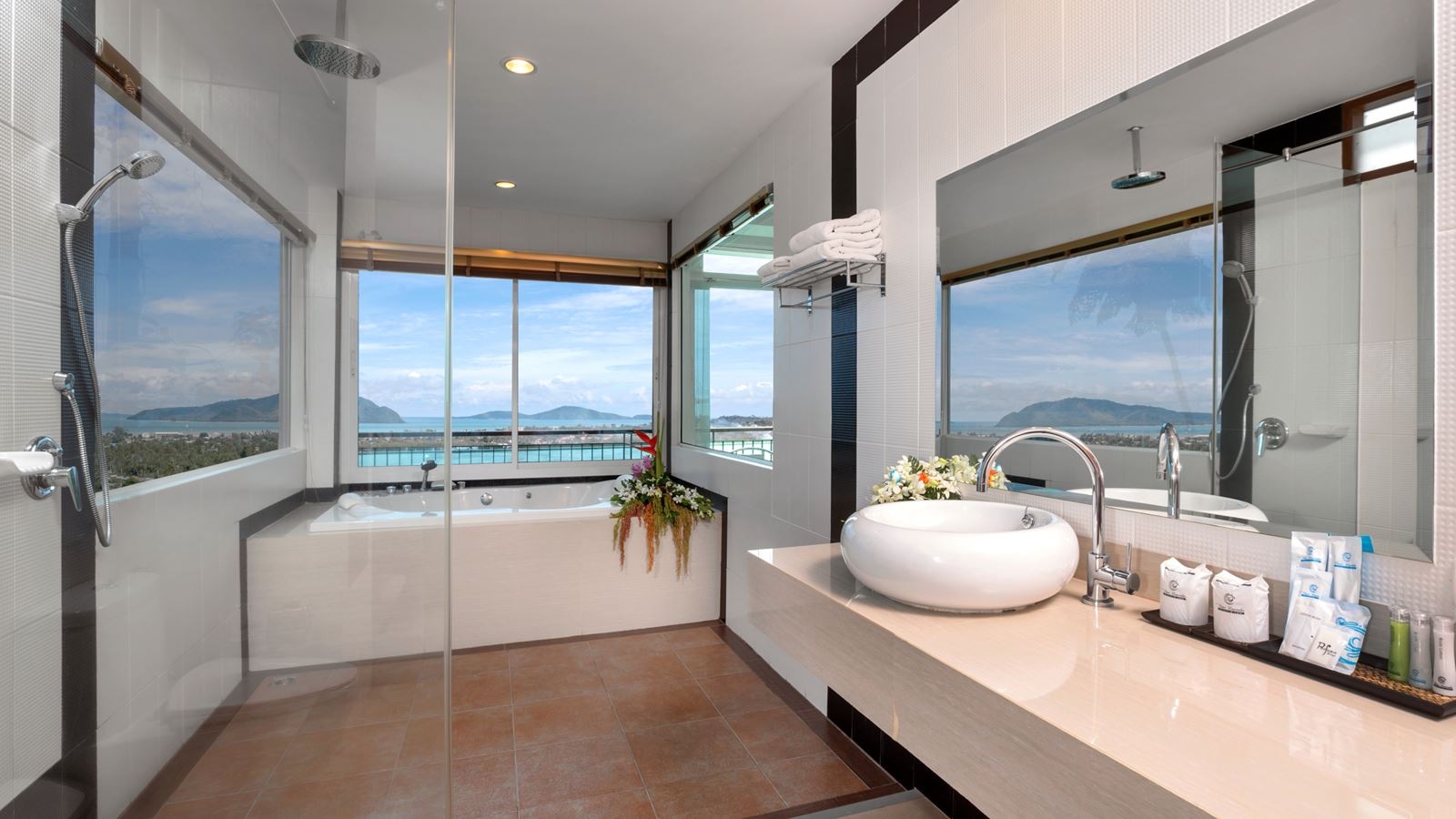 rooms-jacuzzi-suite-sea-view