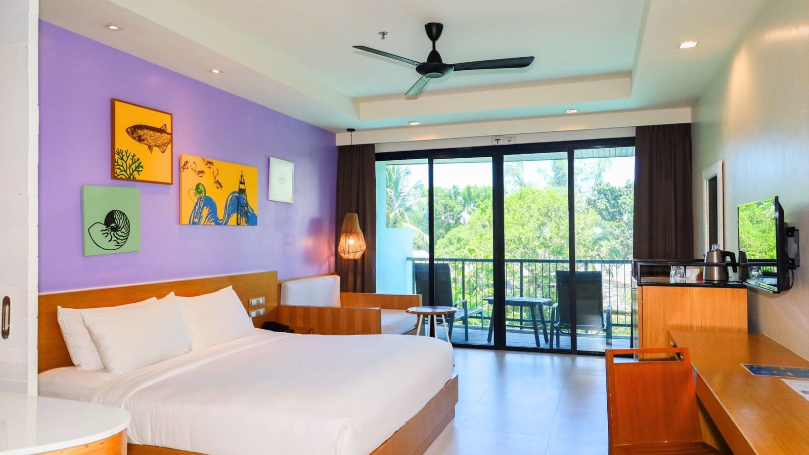 rooms-family-pool-view-room