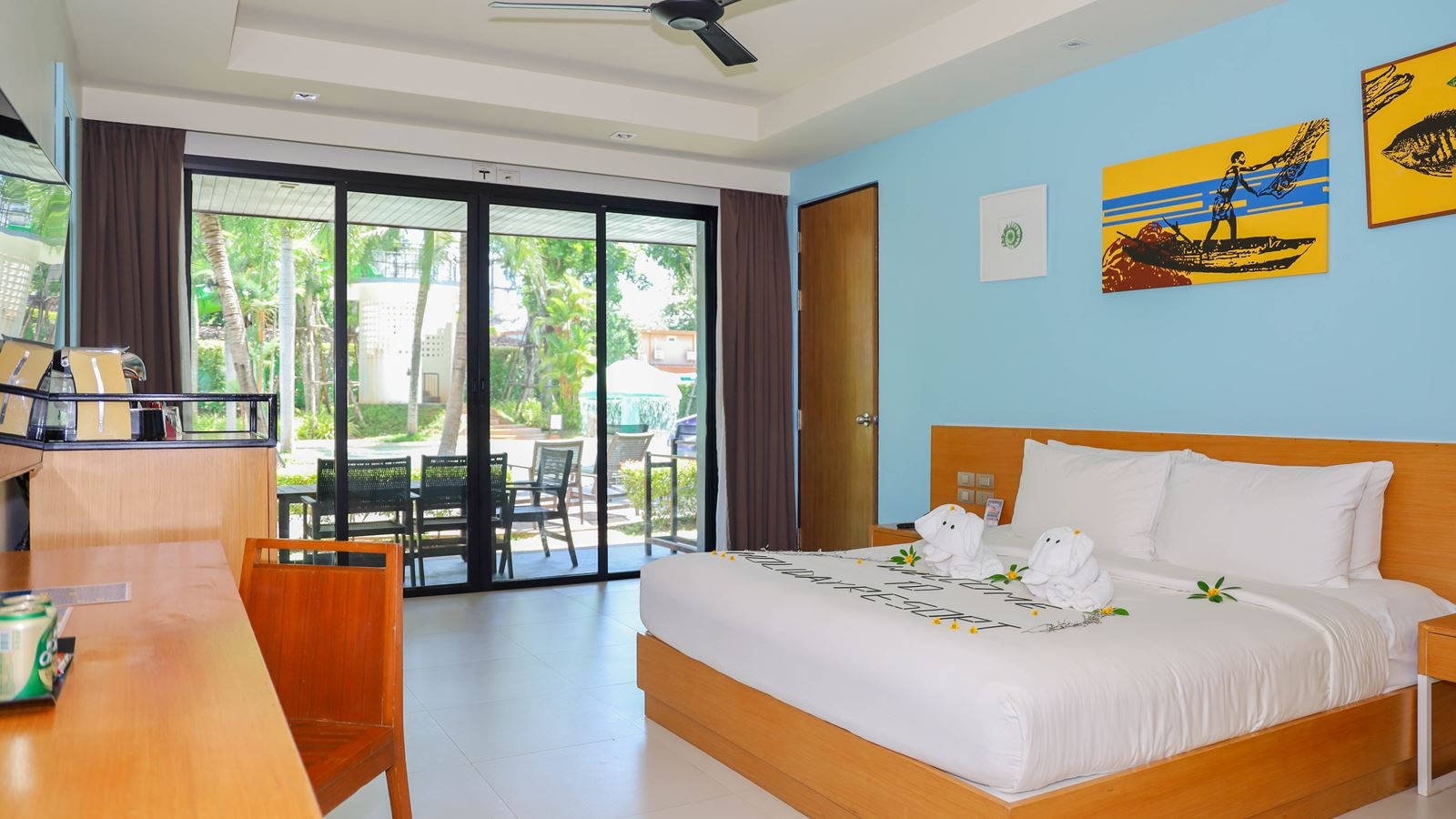 rooms-two-bed-room-family-suite-with-pool-view