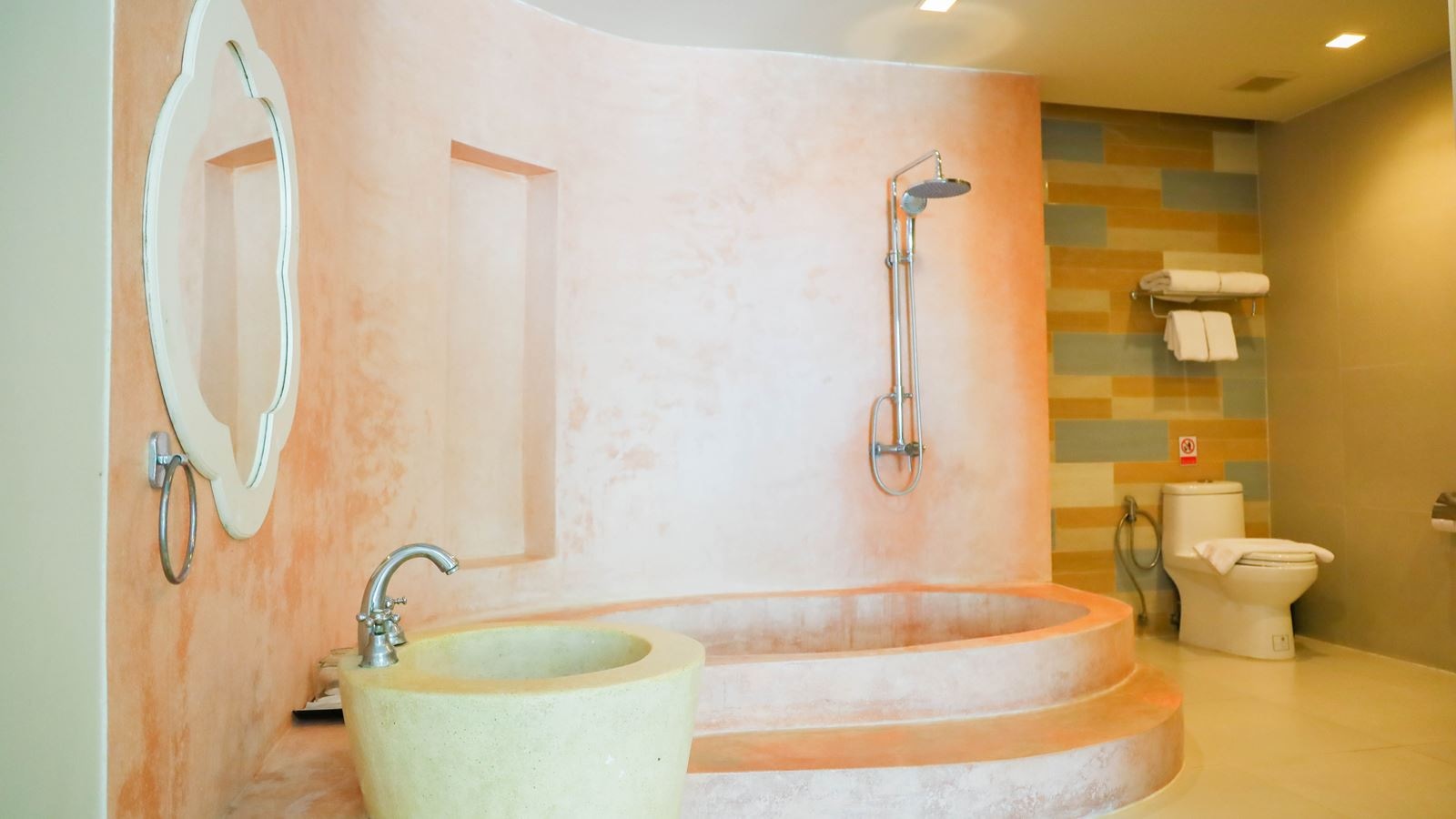 rooms-two-bed-room-family-suite-with-pool-view