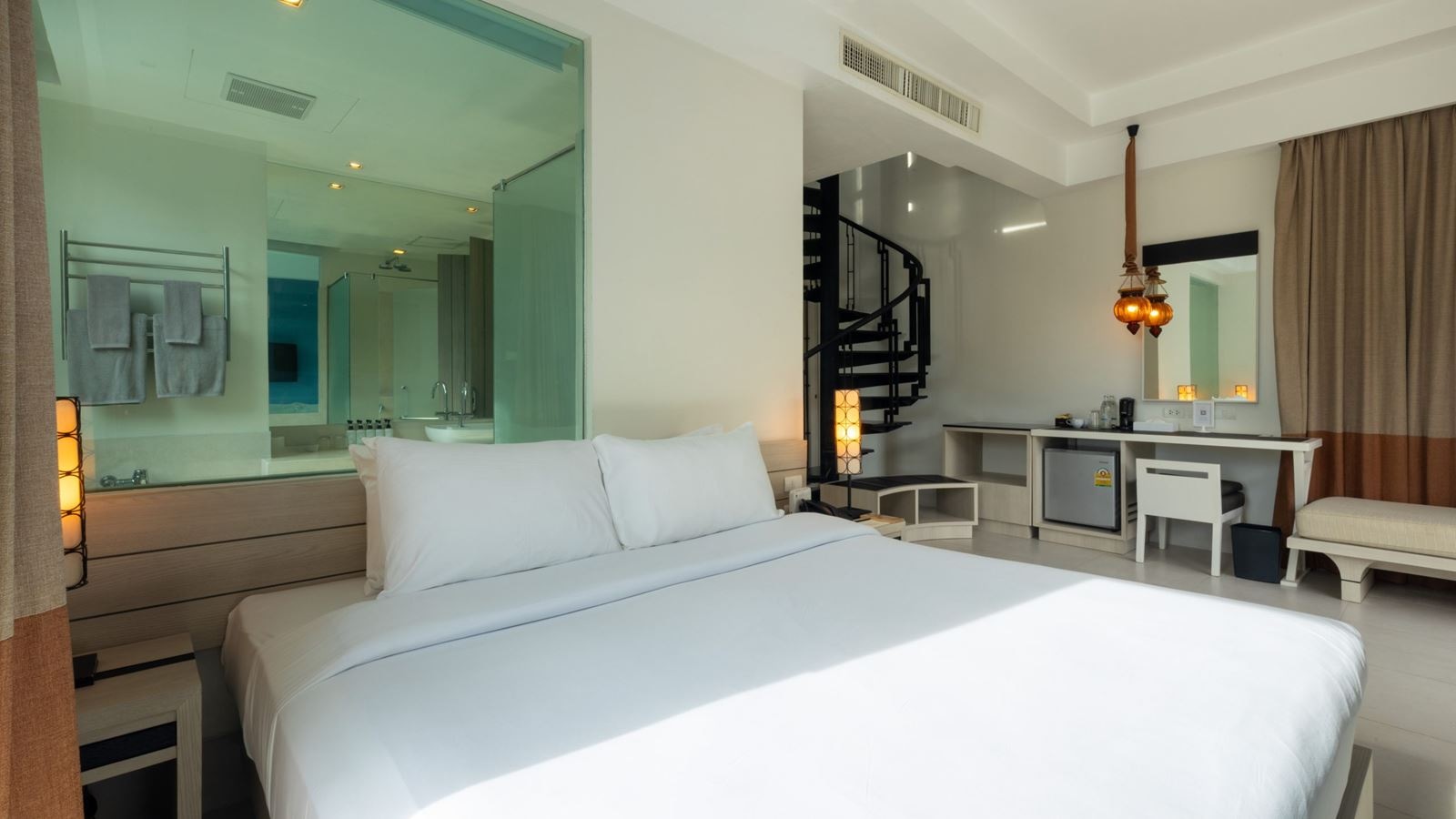 rooms-moon-deck-suite