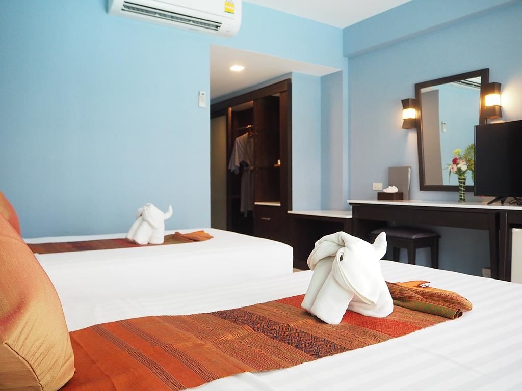 rooms-deluxe-pool-access