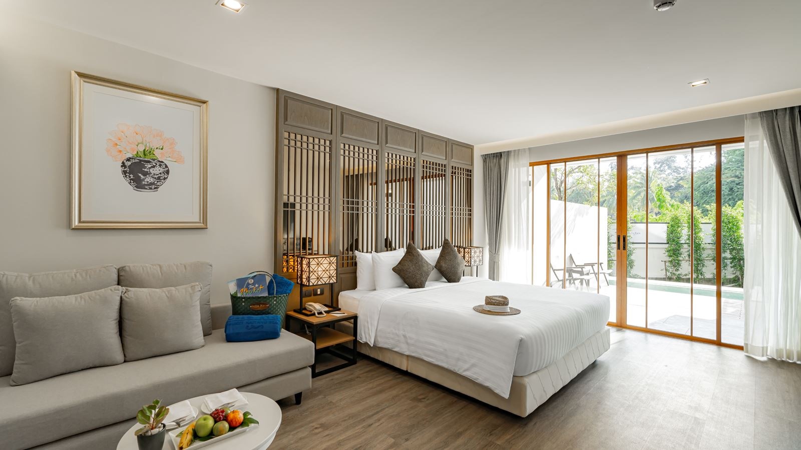 rooms-grand-deluxe-jacuzzi-access-room