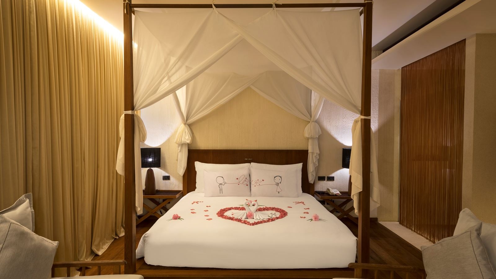 rooms-beach-front-room