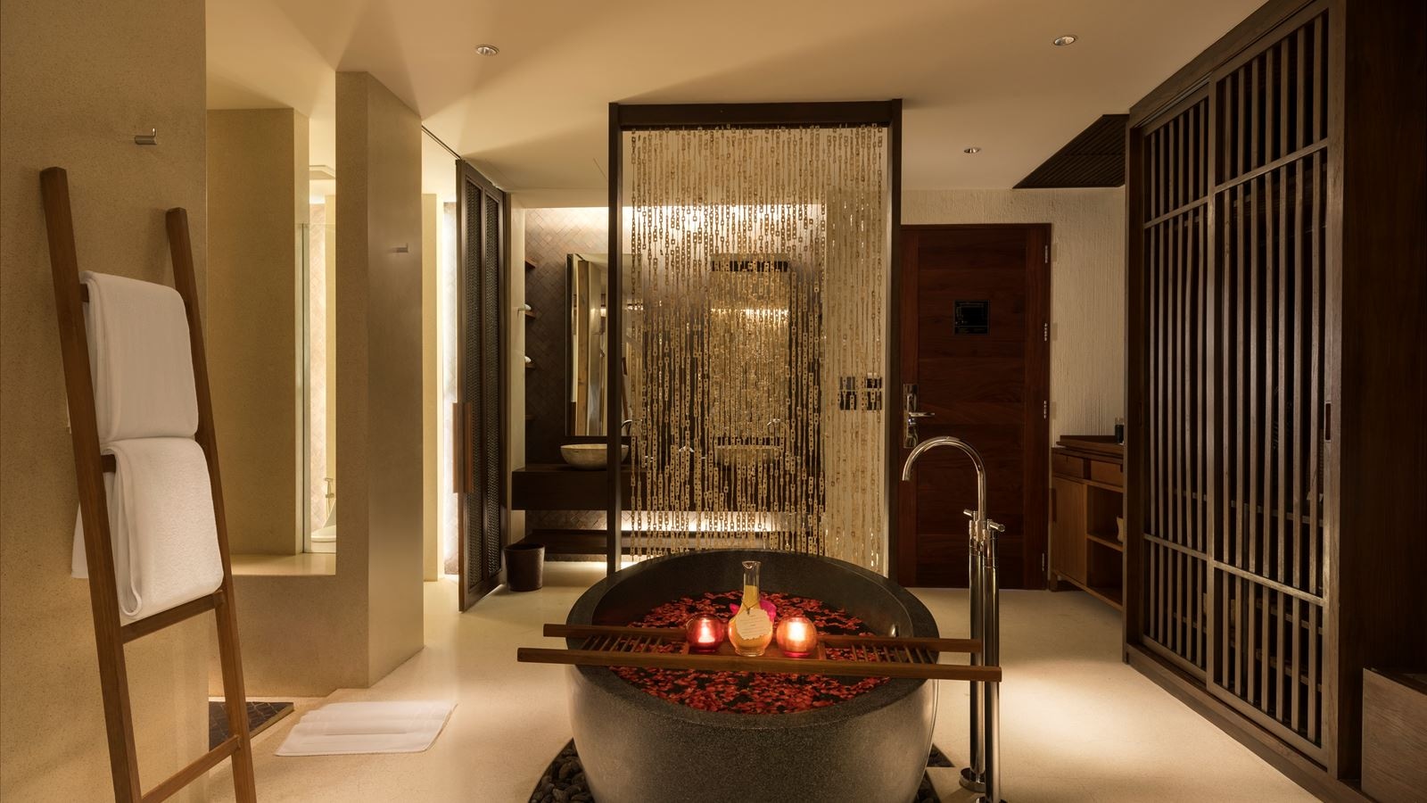 rooms-beach-front-room