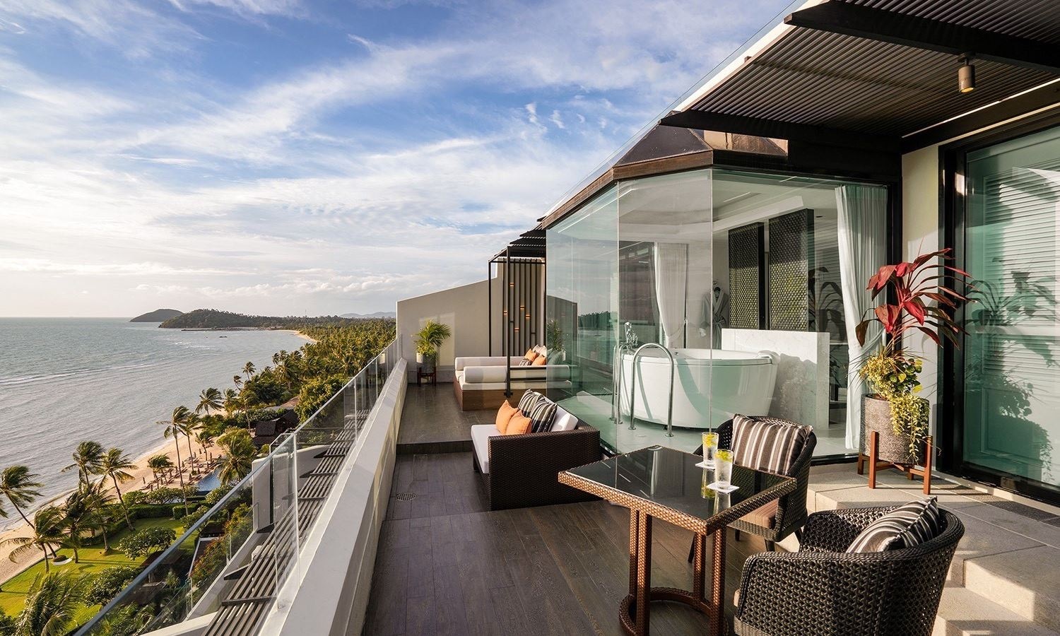 rooms-club-panoramic-ocean-view-suite