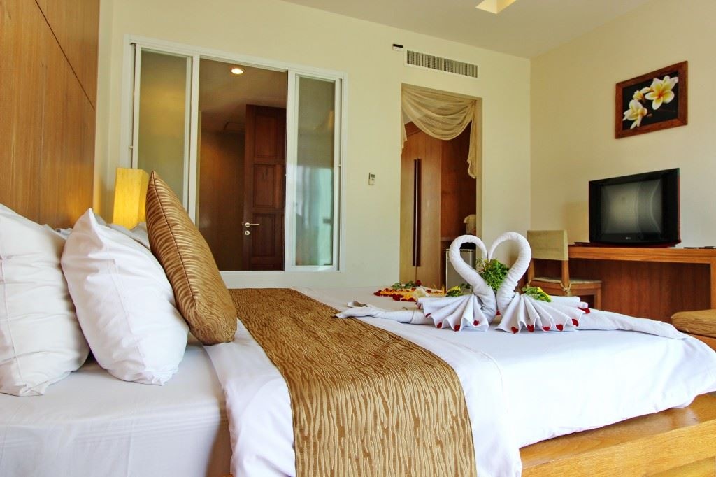 rooms-deluxe-pool-access
