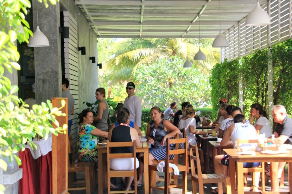 restaurants-kata-lucy-villa