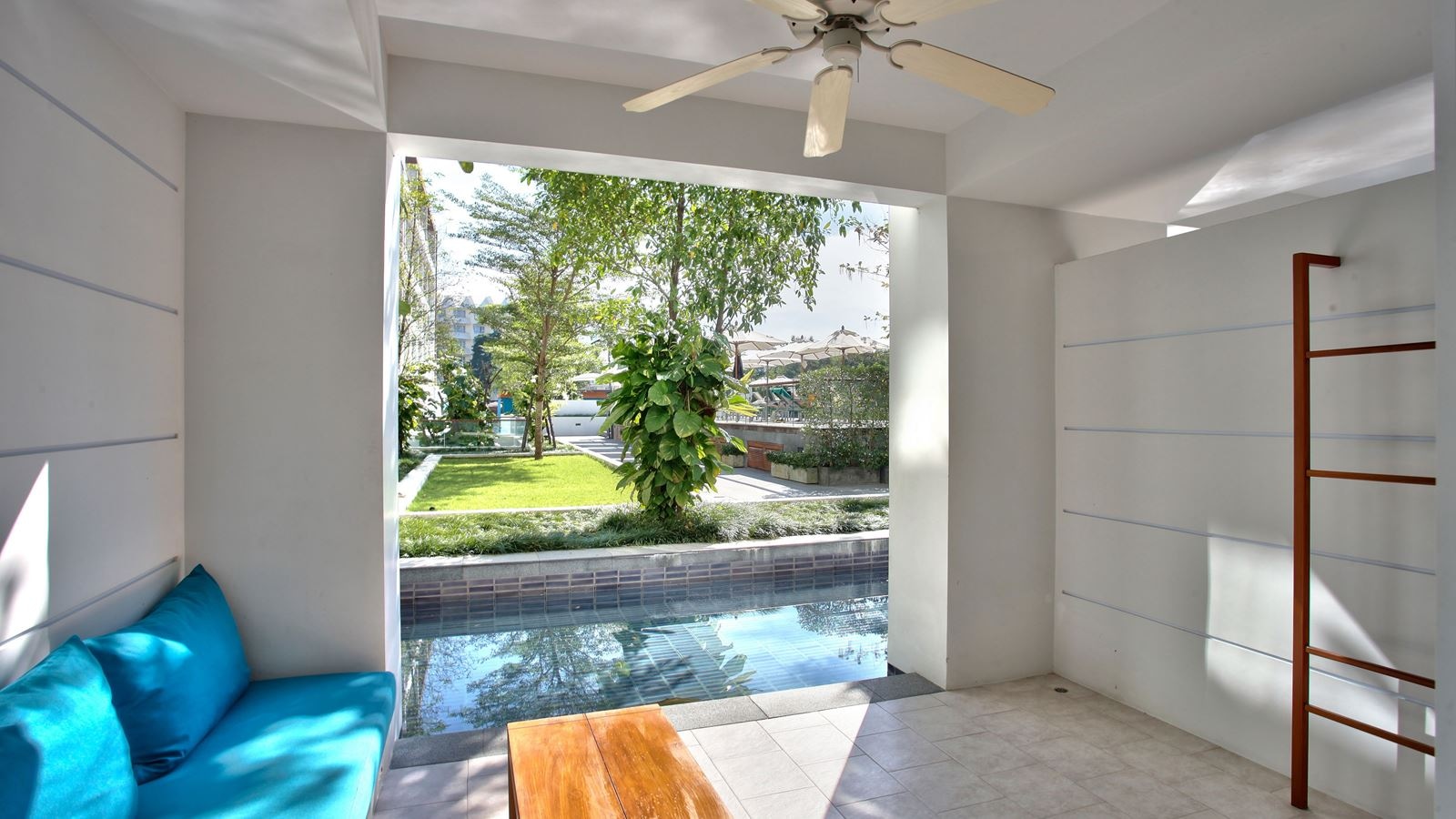 rooms-plunge-pool-daydream