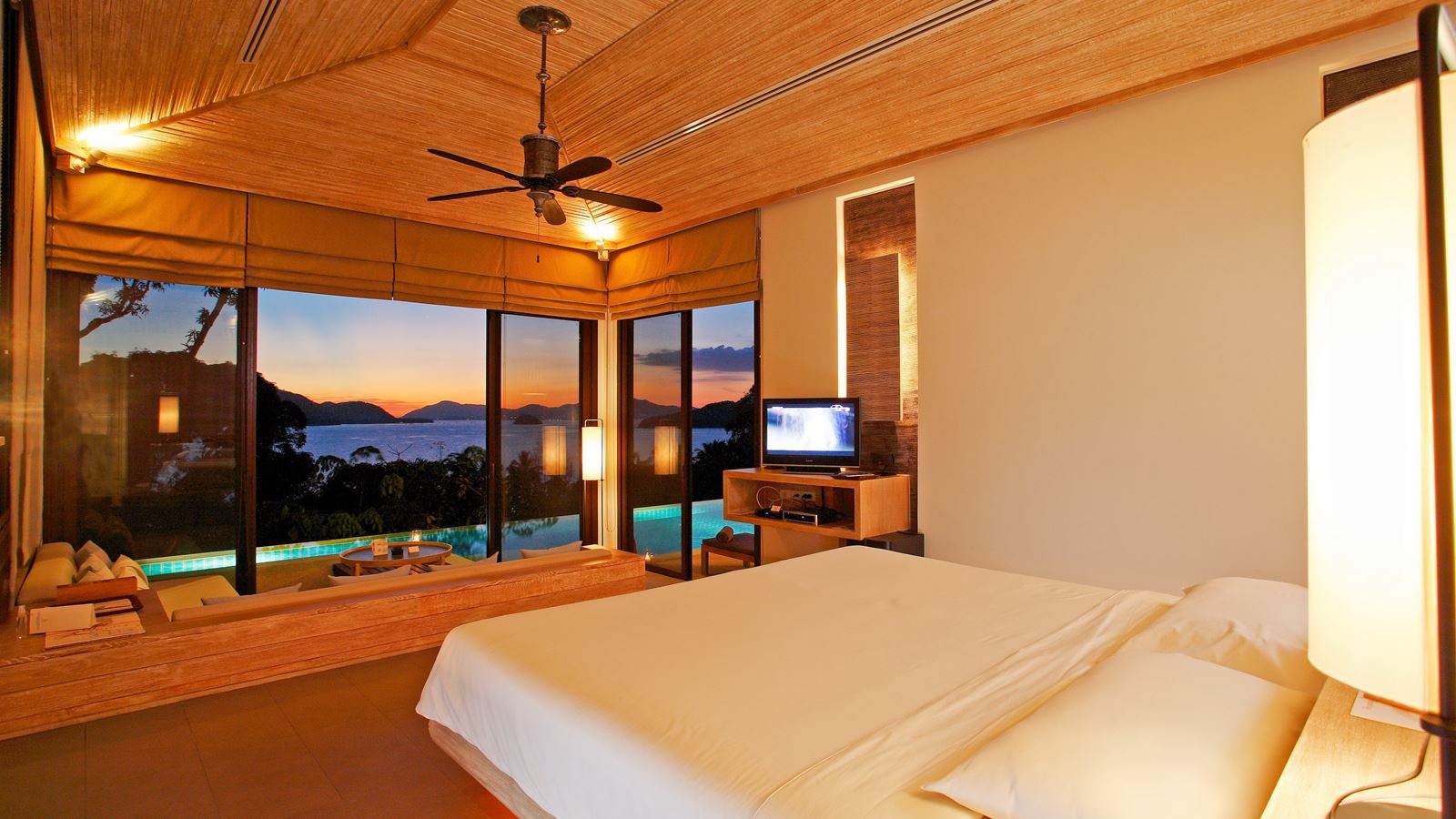 rooms-2-bedroom-family-suite-ocean-view