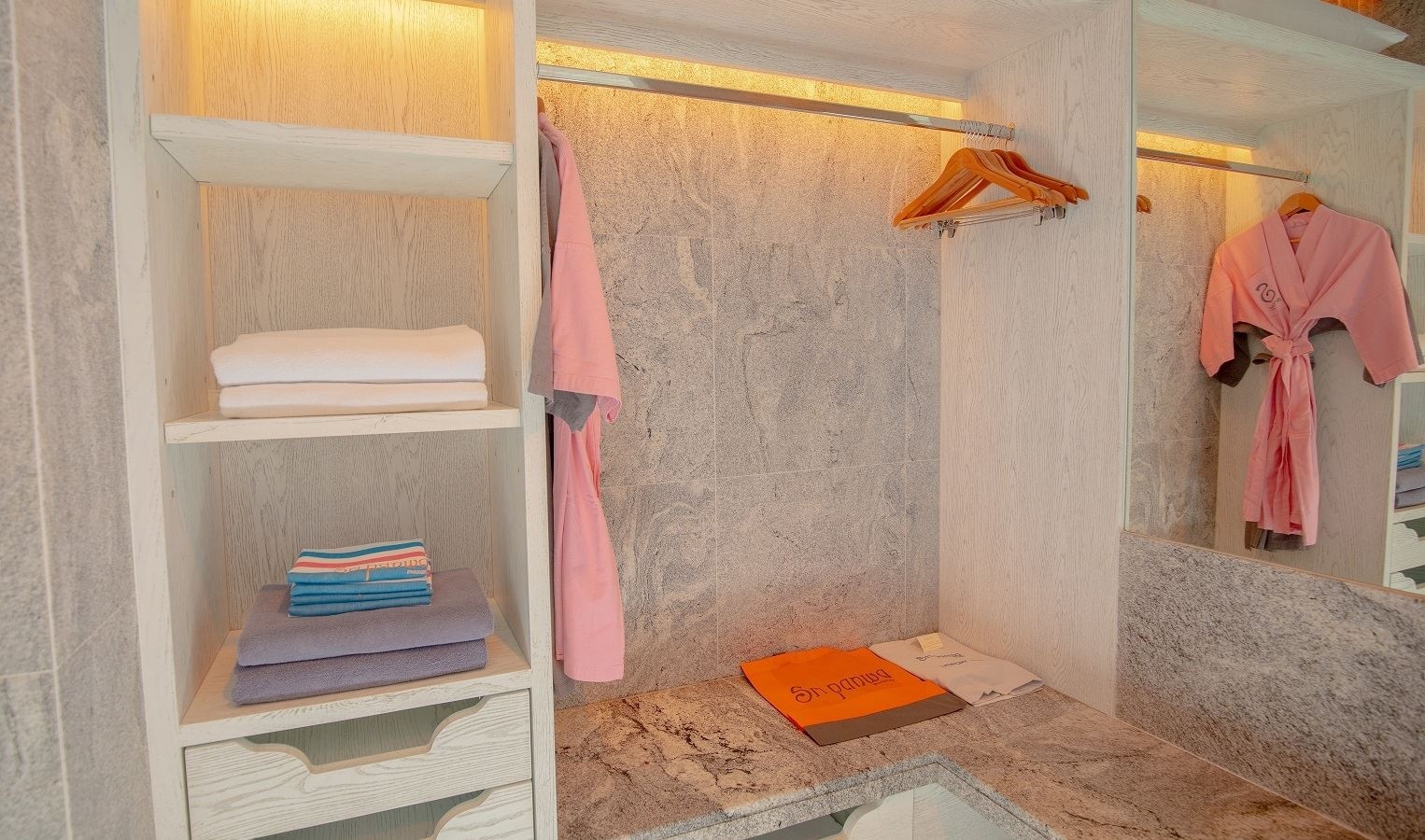 rooms-4br-luxury-residence-pool-villa-ocean-view