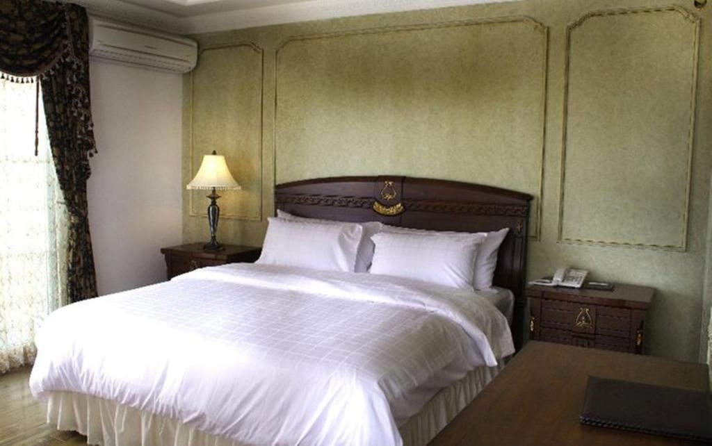 rooms-junior-suite-60-sqm-2-paxs