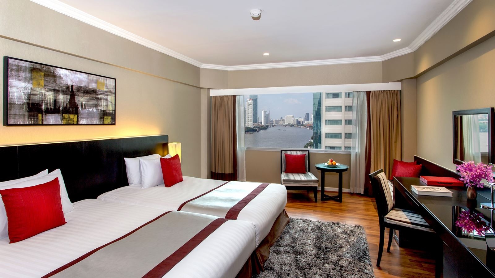 rooms-deluxe-riverview-room